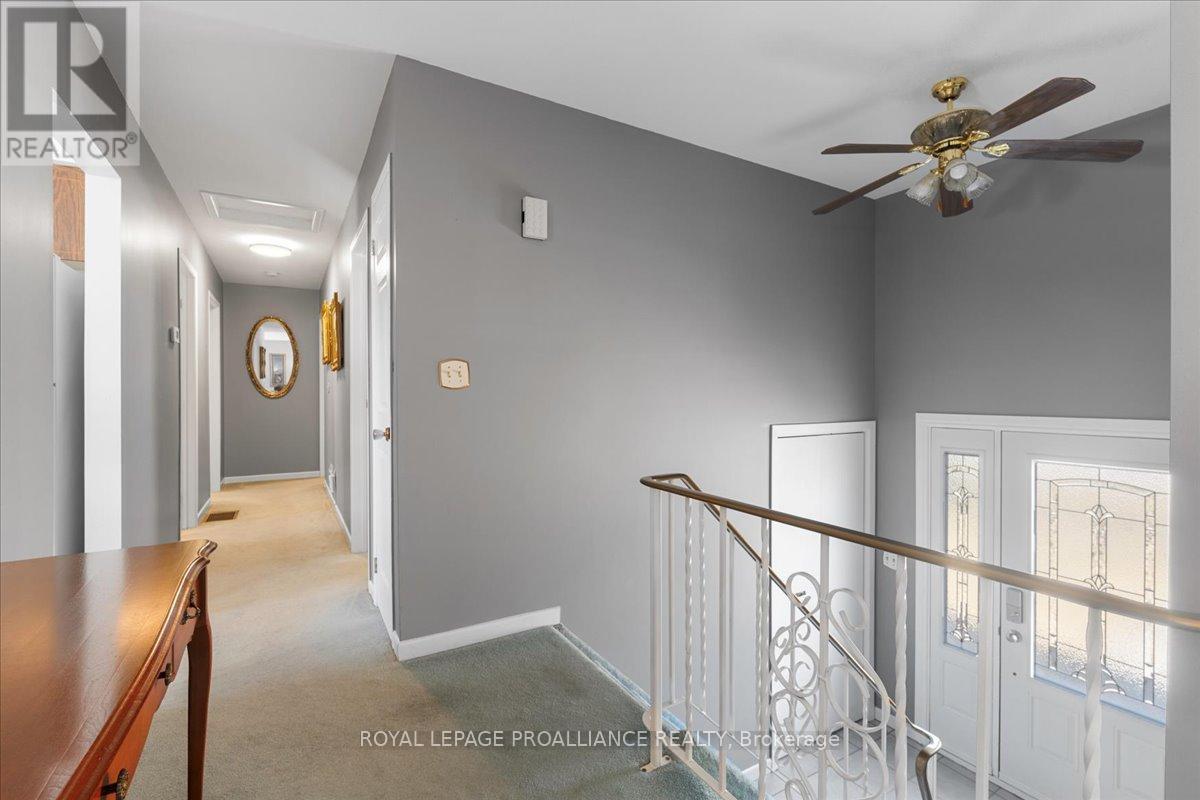 












197 CHATTERTON VALLEY CRESCENT

,
Quinte West (Sidney Ward),




Ontario
K0K2B0

