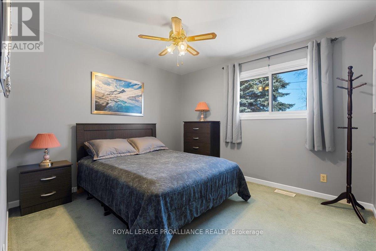 












197 CHATTERTON VALLEY CRESCENT

,
Quinte West (Sidney Ward),




Ontario
K0K2B0

