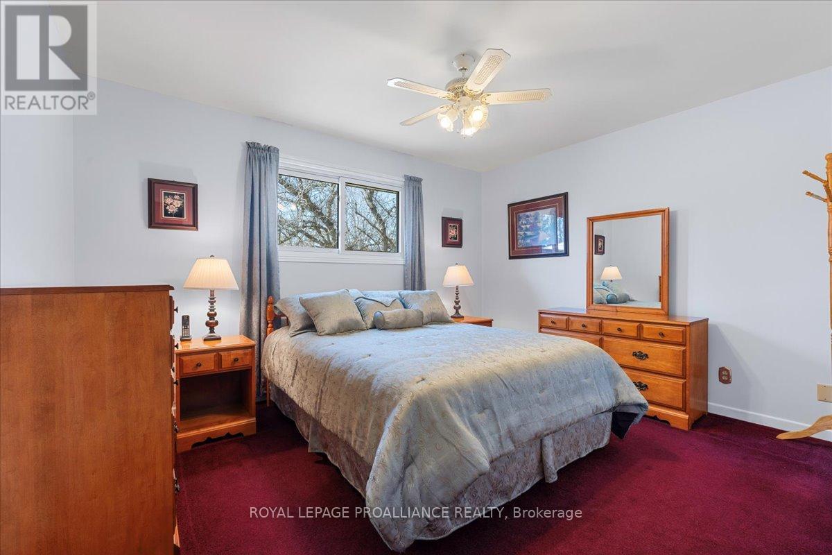 












197 CHATTERTON VALLEY CRESCENT

,
Quinte West (Sidney Ward),




Ontario
K0K2B0

