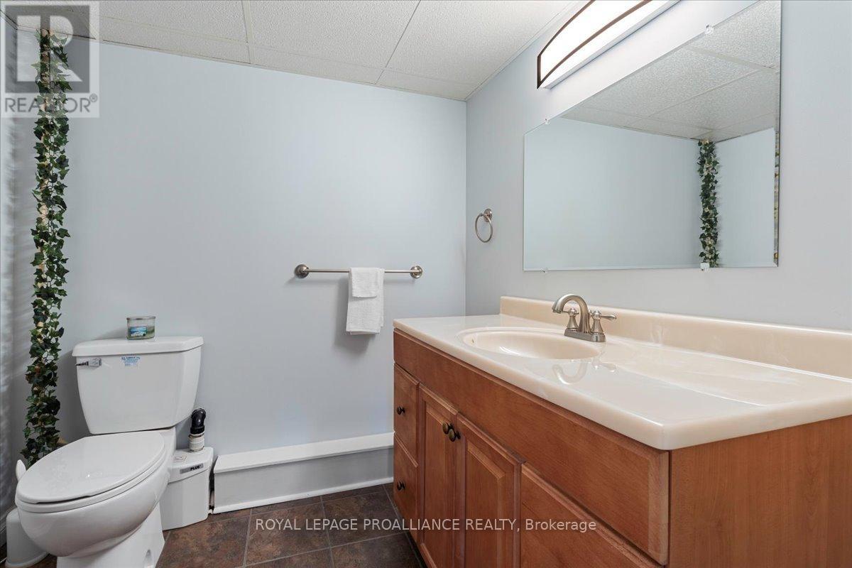 












197 CHATTERTON VALLEY CRESCENT

,
Quinte West (Sidney Ward),




Ontario
K0K2B0

