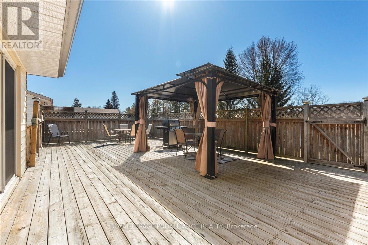 












197 CHATTERTON VALLEY CRESCENT

,
Quinte West (Sidney Ward),




Ontario
K0K2B0

