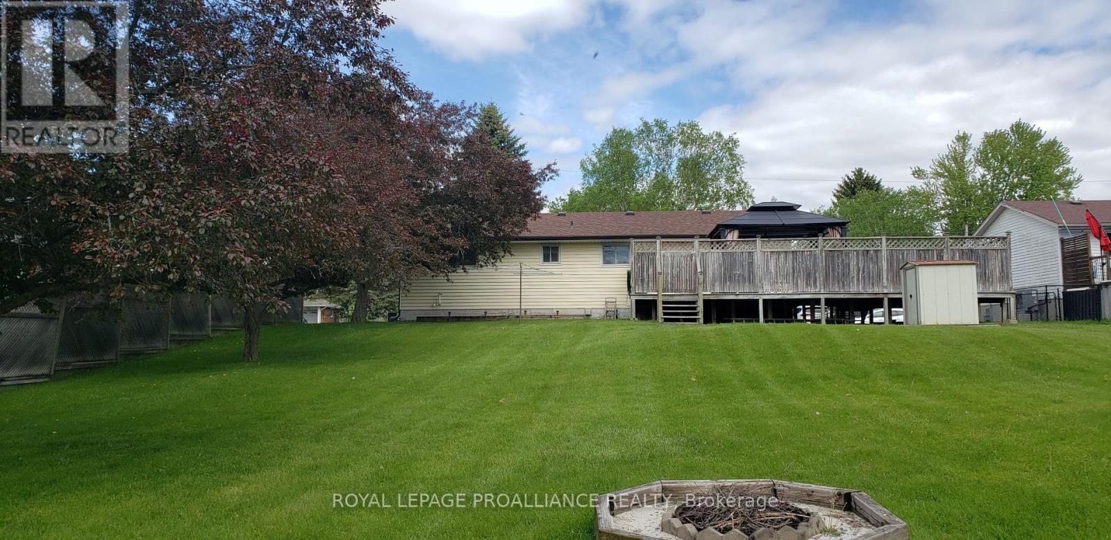 












197 CHATTERTON VALLEY CRESCENT

,
Quinte West (Sidney Ward),




Ontario
K0K2B0

