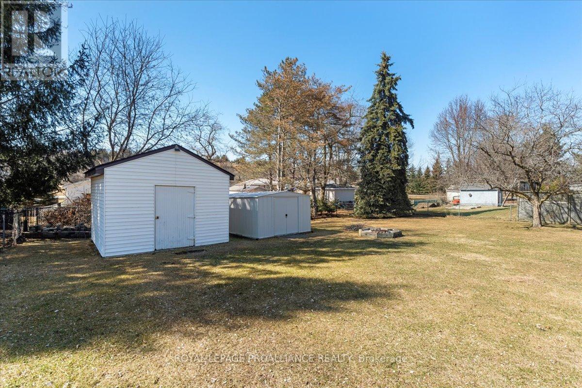 












197 CHATTERTON VALLEY CRESCENT

,
Quinte West (Sidney Ward),




Ontario
K0K2B0

