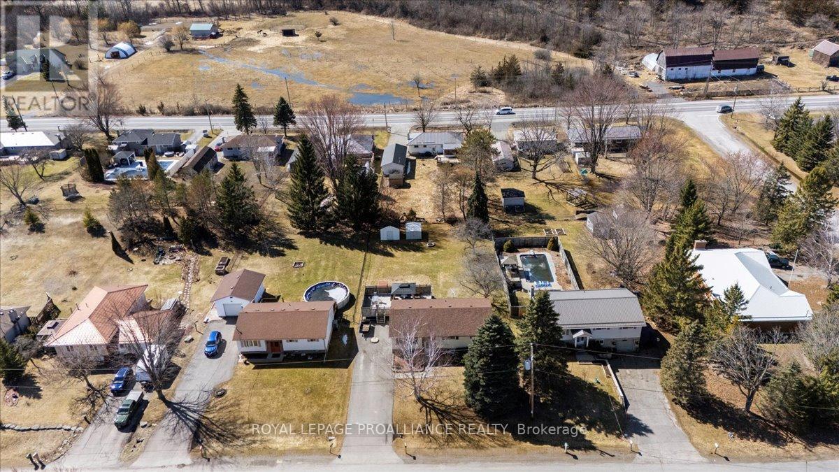 












197 CHATTERTON VALLEY CRESCENT

,
Quinte West (Sidney Ward),




Ontario
K0K2B0

