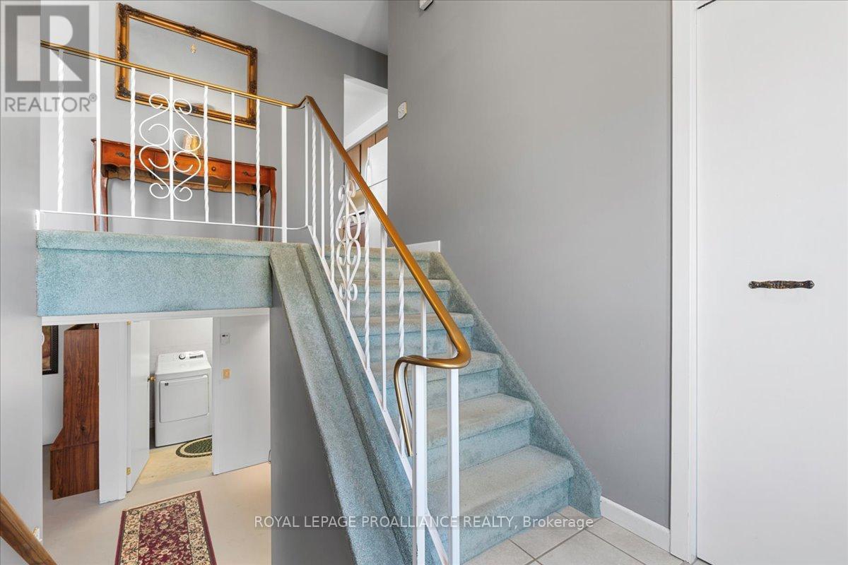 












197 CHATTERTON VALLEY CRESCENT

,
Quinte West (Sidney Ward),




Ontario
K0K2B0

