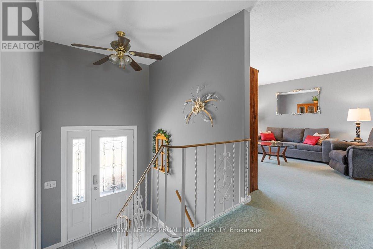 












197 CHATTERTON VALLEY CRESCENT

,
Quinte West (Sidney Ward),




Ontario
K0K2B0

