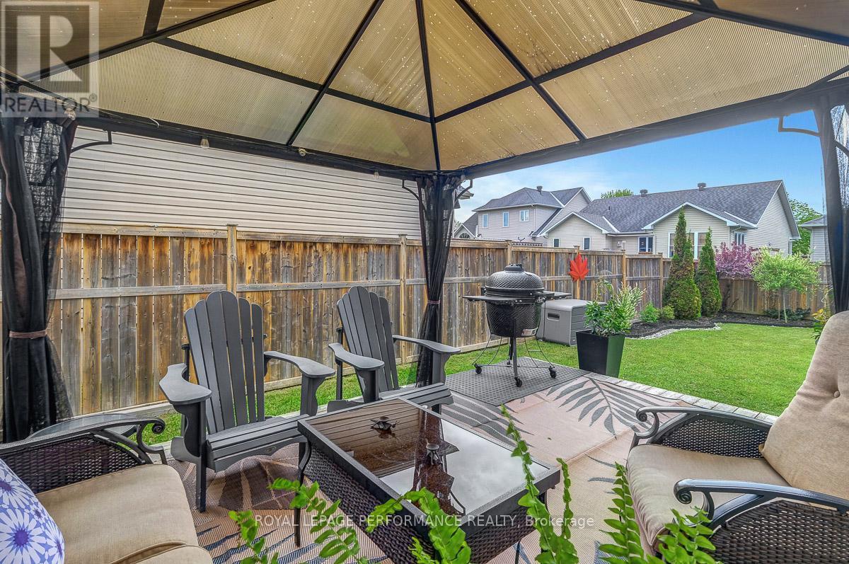 












10 BRICKYARD DRIVE

,
Russell,




Ontario
K4R0B2


