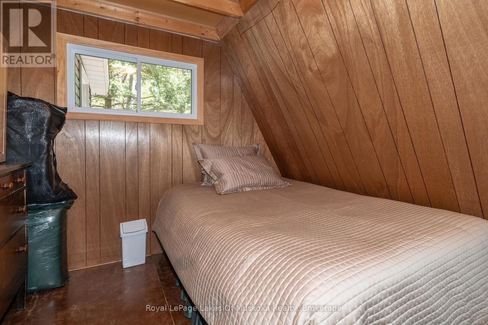 












1143 CRANE LAKE DRIVE

,
Algonquin Highlands (Sherborne),




Ontario
P0A1E0

