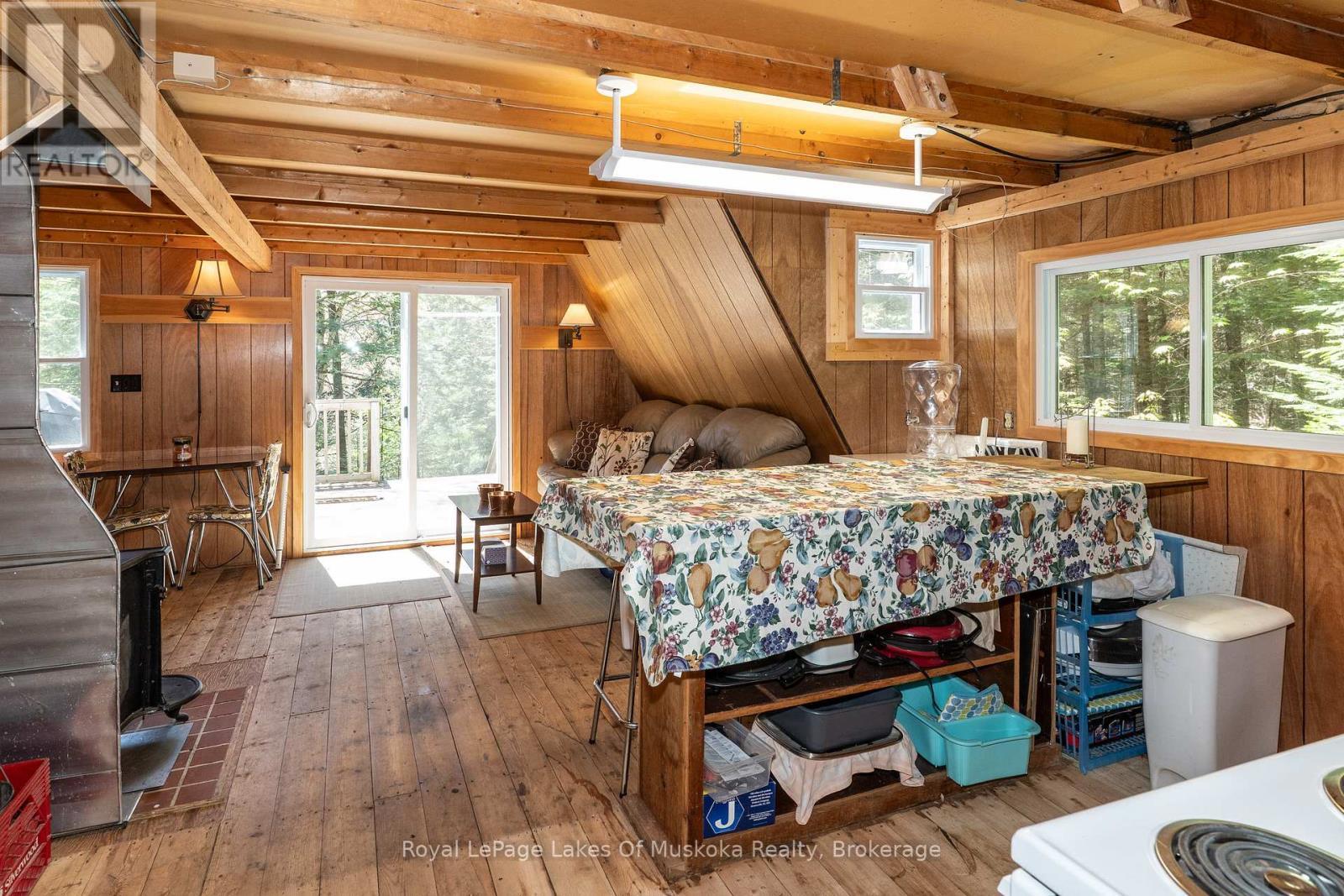 












1143 CRANE LAKE DRIVE

,
Algonquin Highlands (Sherborne),




Ontario
P0A1E0

