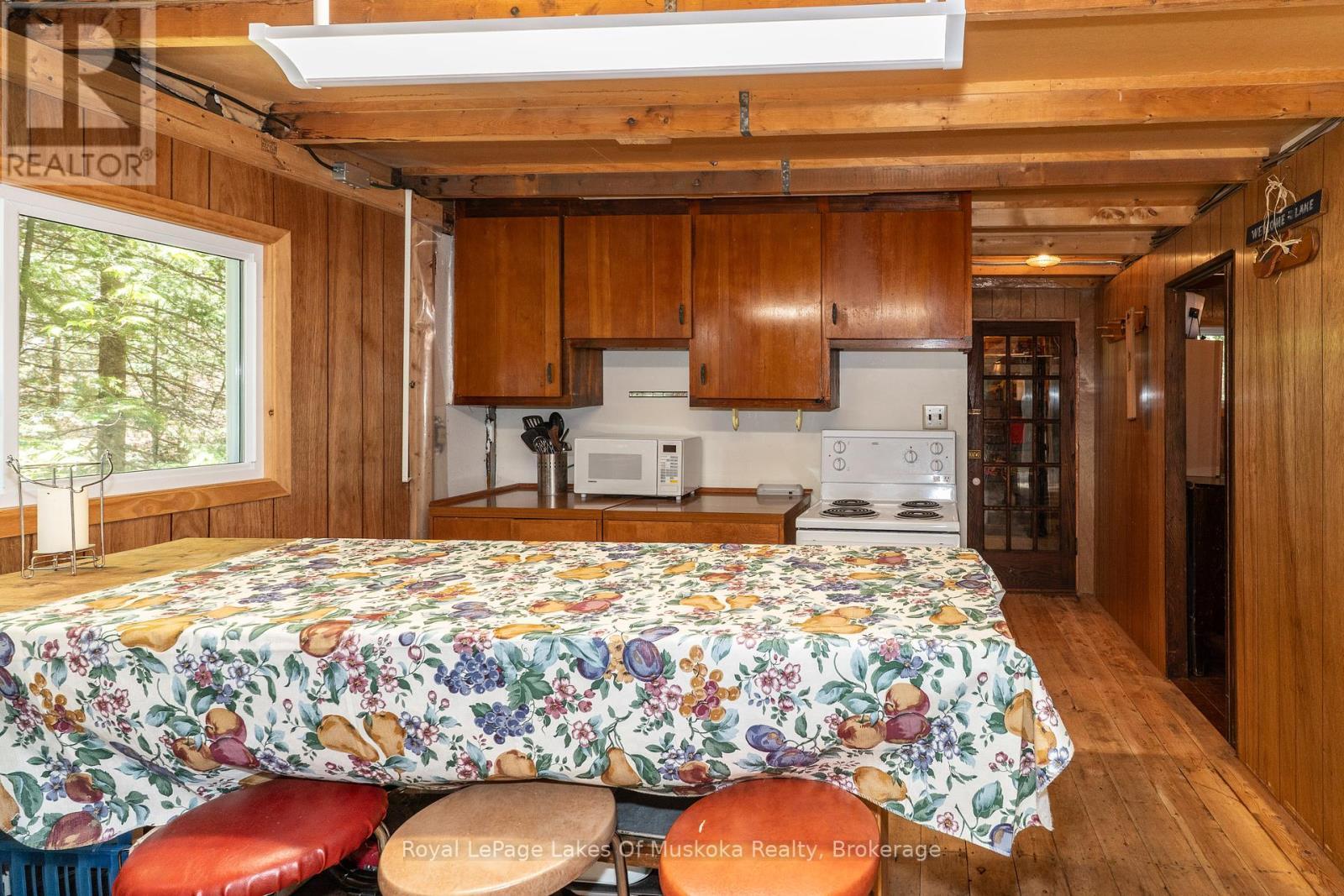 












1143 CRANE LAKE DRIVE

,
Algonquin Highlands (Sherborne),




Ontario
P0A1E0

