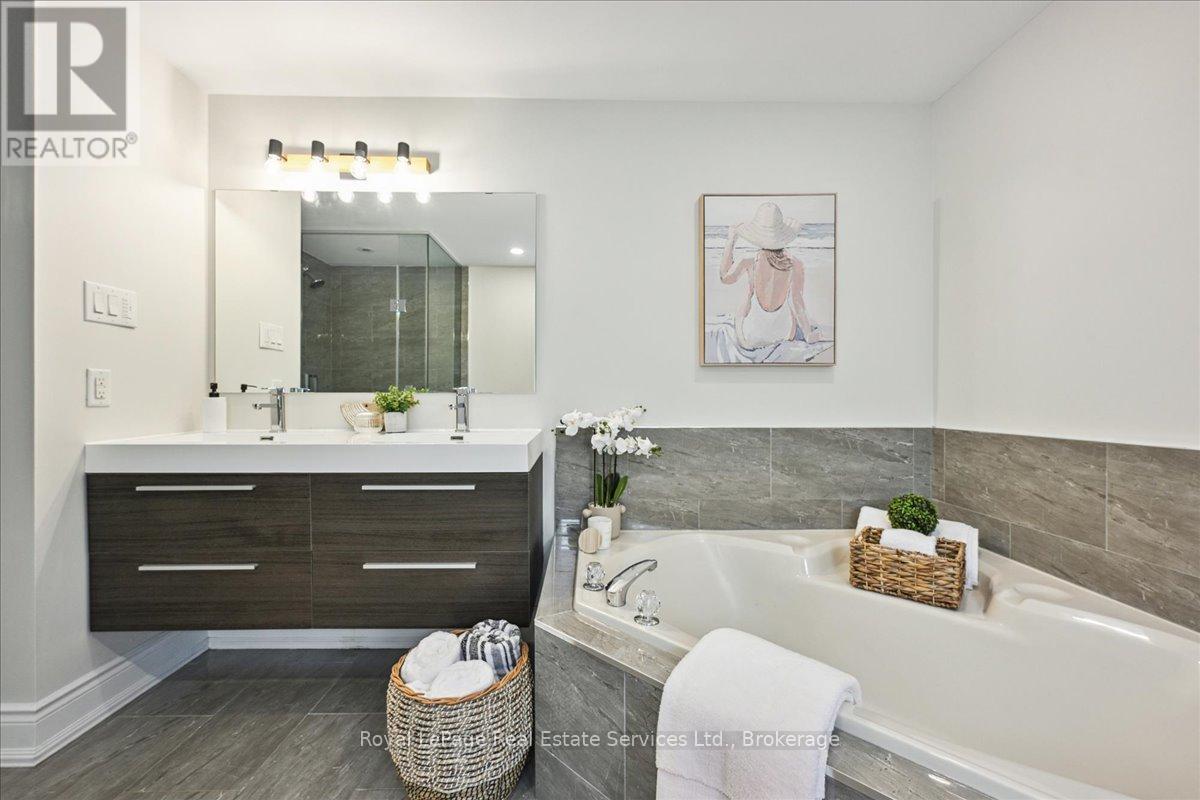 












1331 TREELAND STREET

,
Burlington (Freeman),




Ontario
L7R3T5


