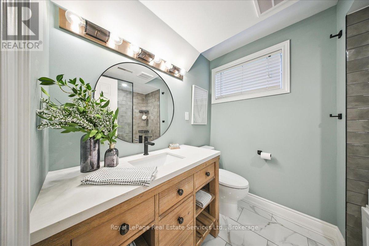 












1331 TREELAND STREET

,
Burlington (Freeman),




Ontario
L7R3T5

