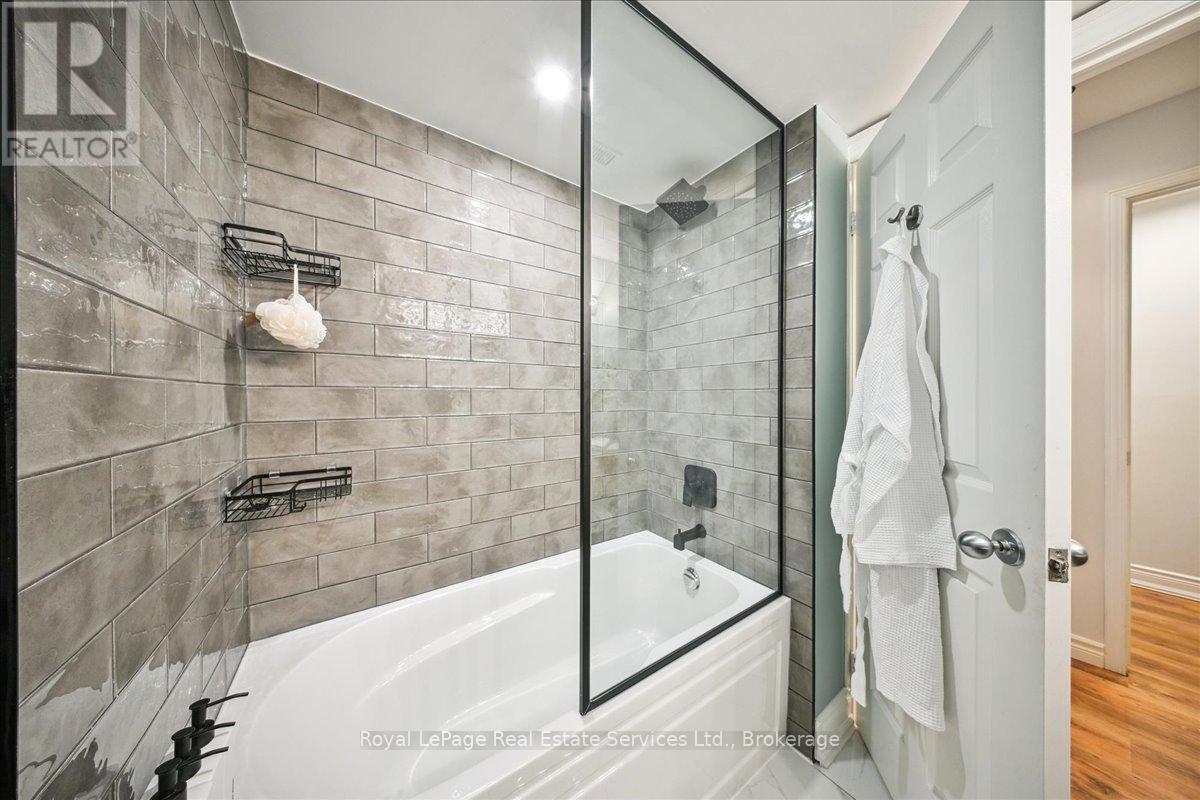 












1331 TREELAND STREET

,
Burlington (Freeman),




Ontario
L7R3T5

