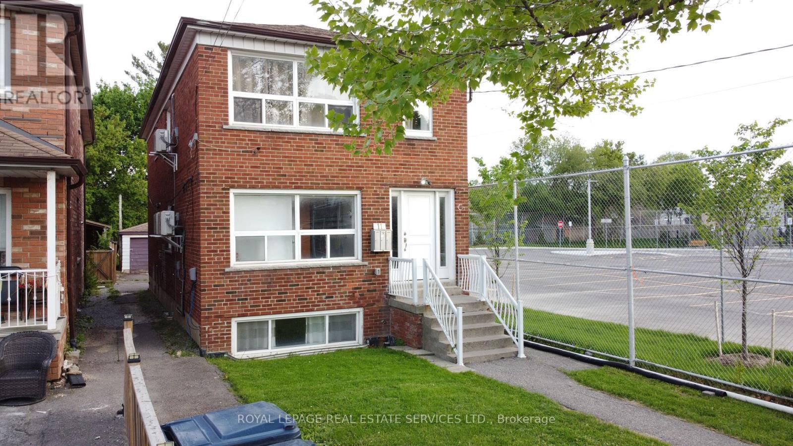 












11 DENNIS AVENUE

,
Toronto,




Ontario
M6N2T7

