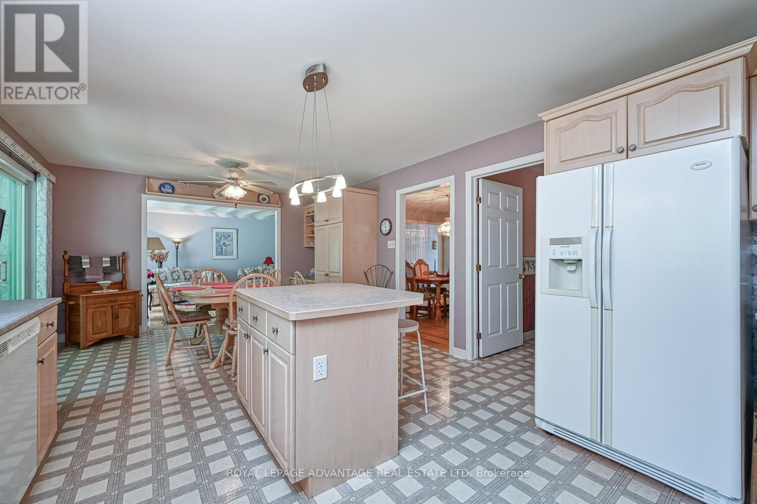












3 SOUTH POINT DRIVE

,
Rideau Lakes,




Ontario
K7A4S5

