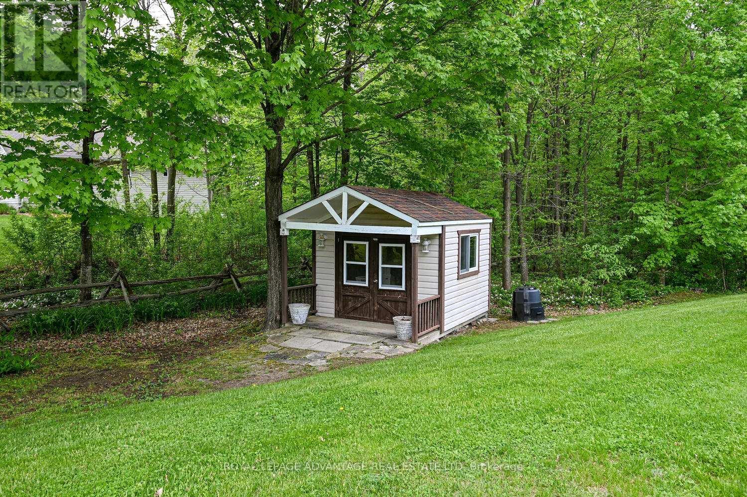 












3 SOUTH POINT DRIVE

,
Rideau Lakes,




Ontario
K7A4S5

