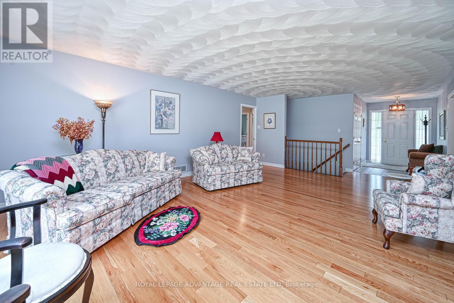 












3 SOUTH POINT DRIVE

,
Rideau Lakes,




Ontario
K7A4S5

