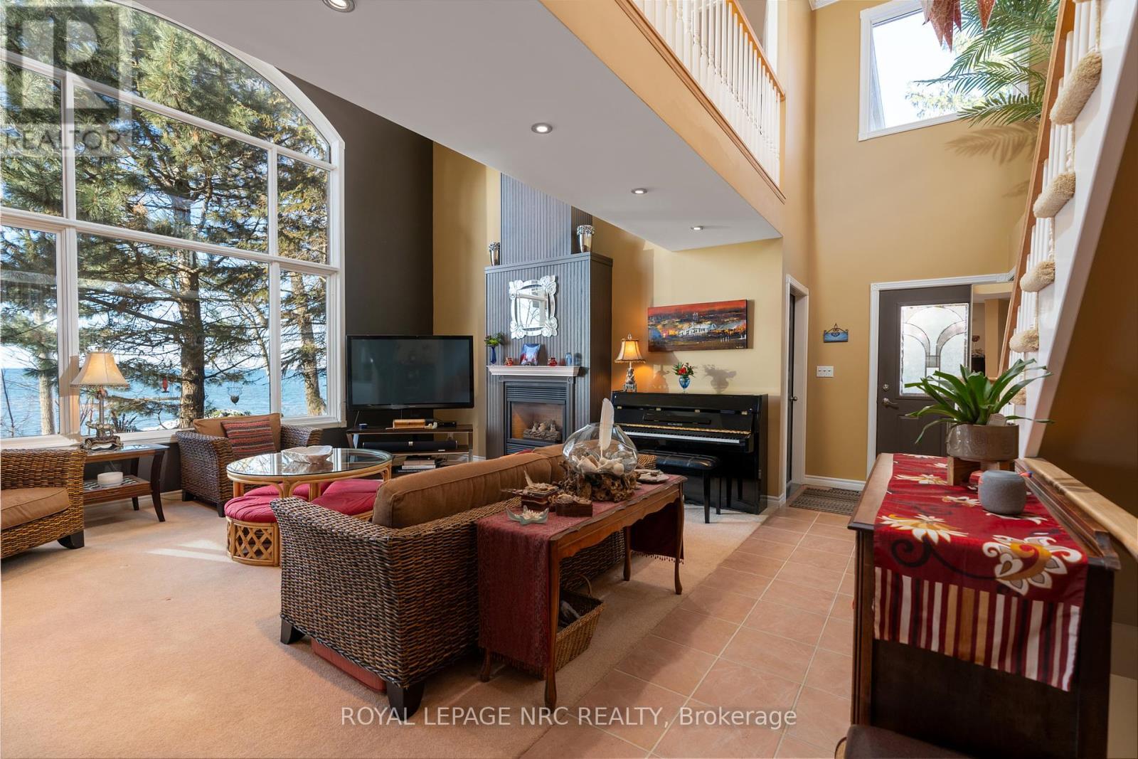 












11 ABBEY AVENUE

,
St. Catharines (Port Dalhousie),




Ontario
L2N5J5

