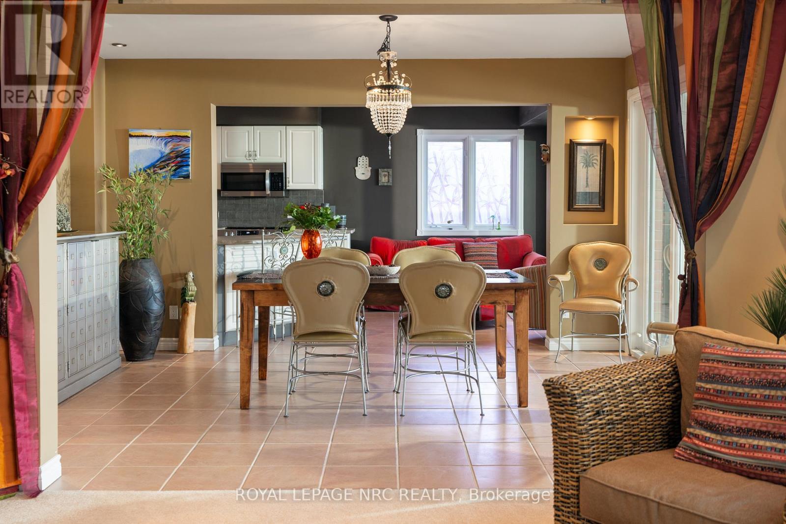 












11 ABBEY AVENUE

,
St. Catharines (Port Dalhousie),




Ontario
L2N5J5

