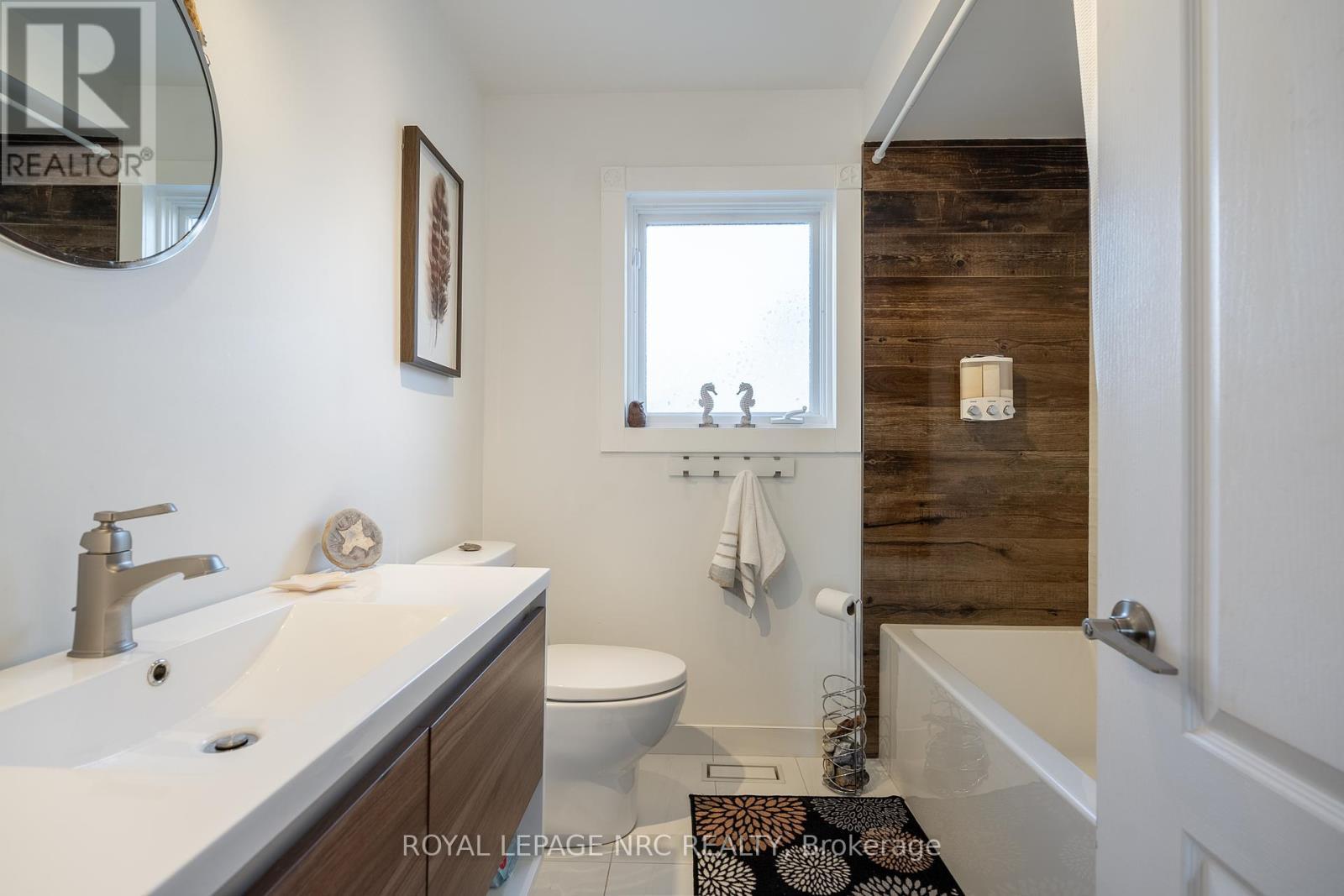 












11 ABBEY AVENUE

,
St. Catharines (Port Dalhousie),




Ontario
L2N5J5


