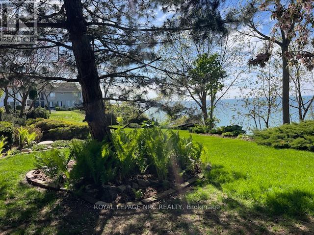 












11 ABBEY AVENUE

,
St. Catharines (Port Dalhousie),




Ontario
L2N5J5

