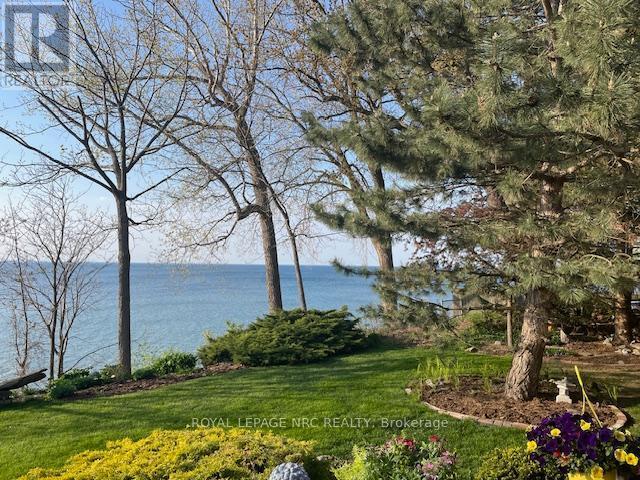 












11 ABBEY AVENUE

,
St. Catharines (Port Dalhousie),




Ontario
L2N5J5

