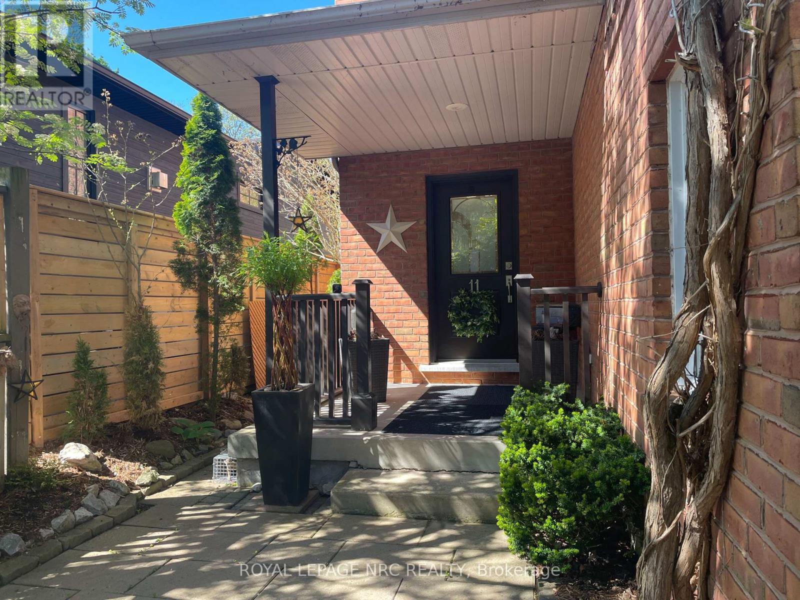 












11 ABBEY AVENUE

,
St. Catharines (Port Dalhousie),




Ontario
L2N5J5

