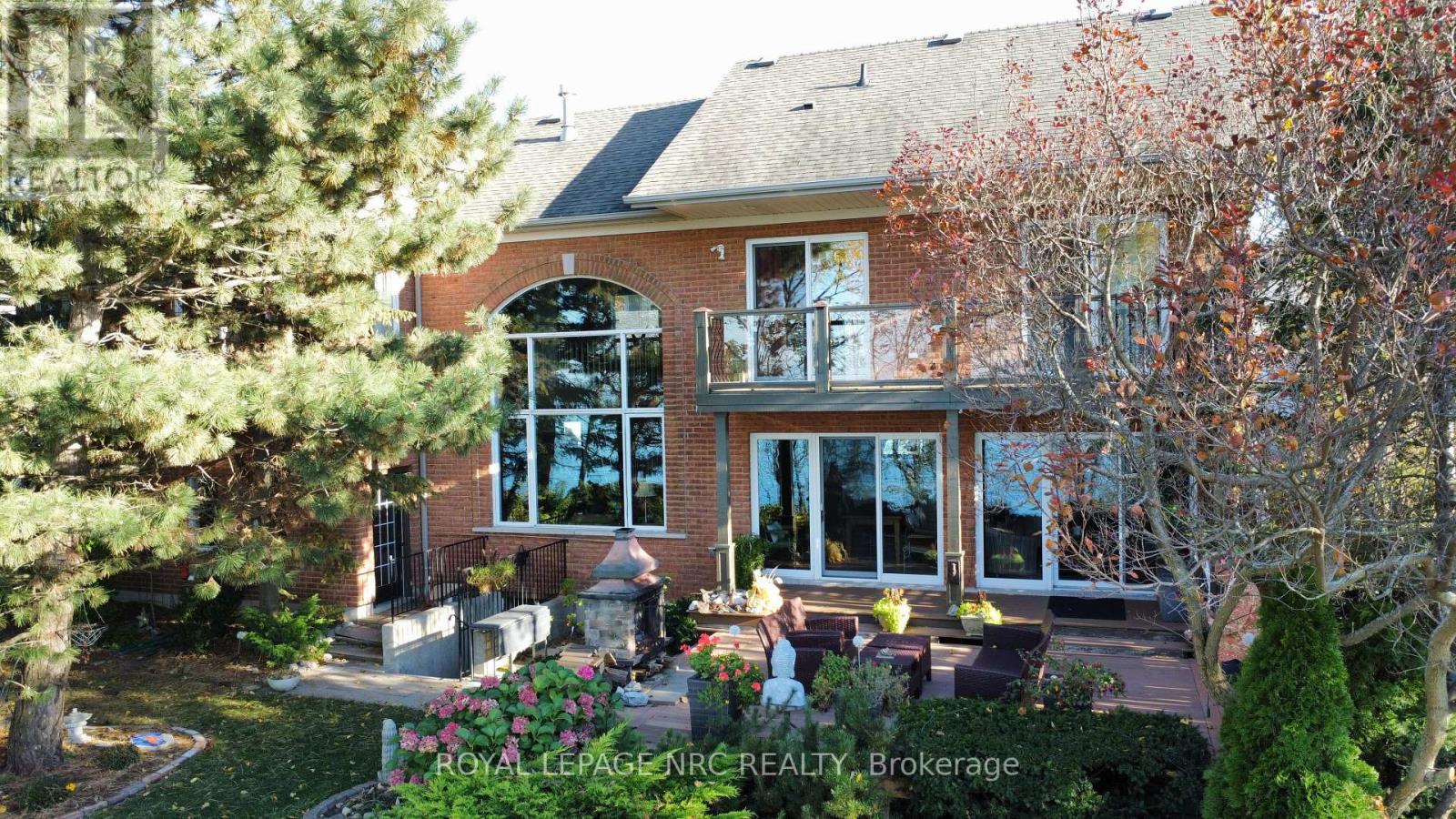 












11 ABBEY AVENUE

,
St. Catharines (Port Dalhousie),




Ontario
L2N5J5

