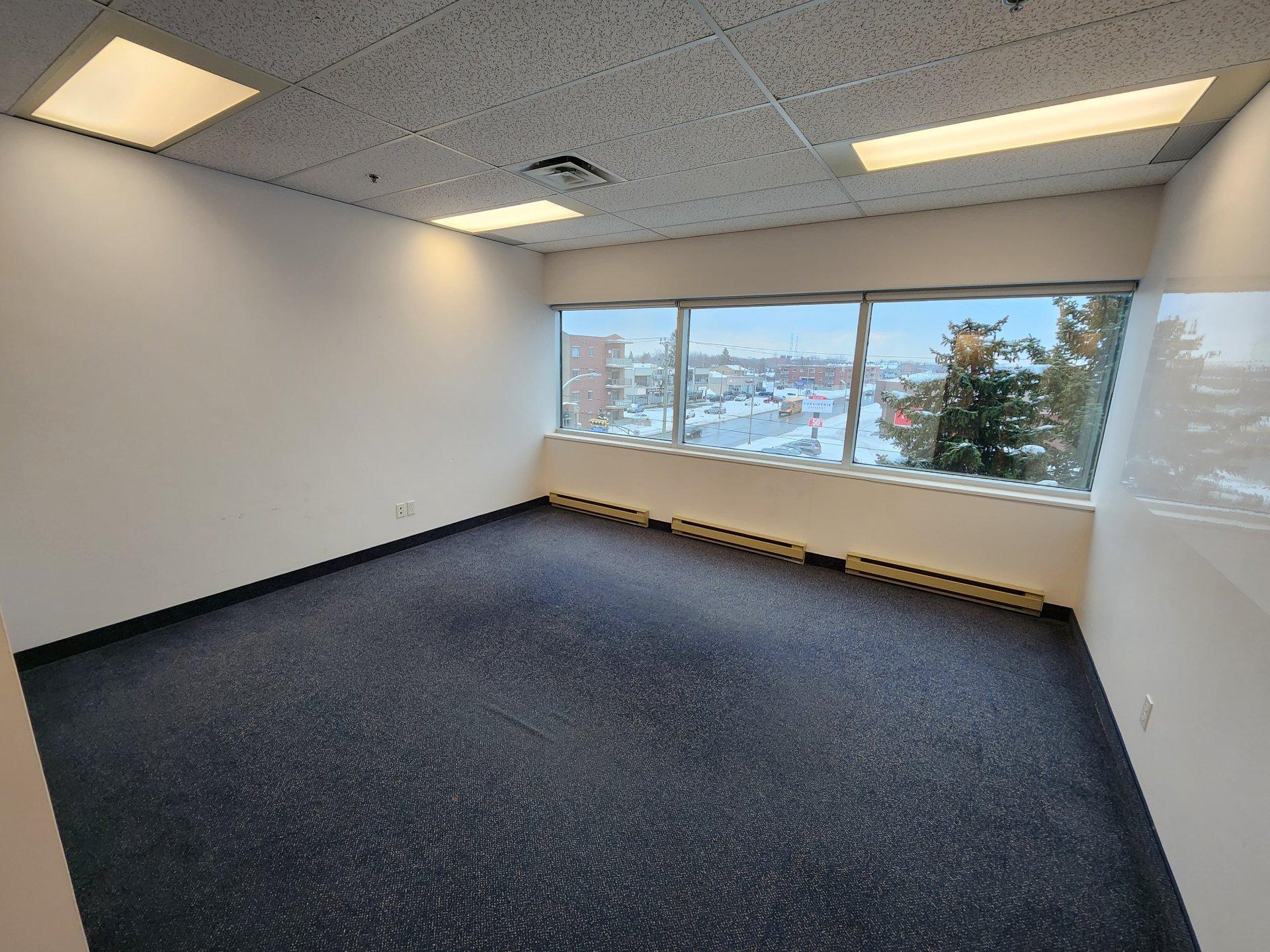 









4650


Boul. des Laurentides

, 325,
Laval (Vimont),




QC
H7K2J4

