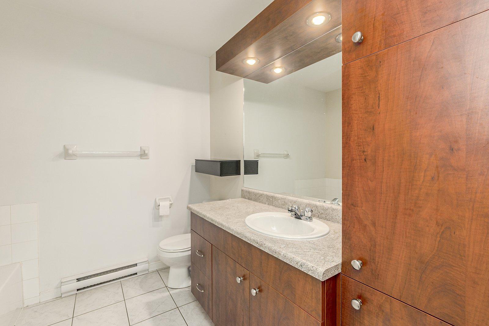 









2834


Rue Dussault

,
Sherbrooke (Les Nations),




QC
J1L2Z8

