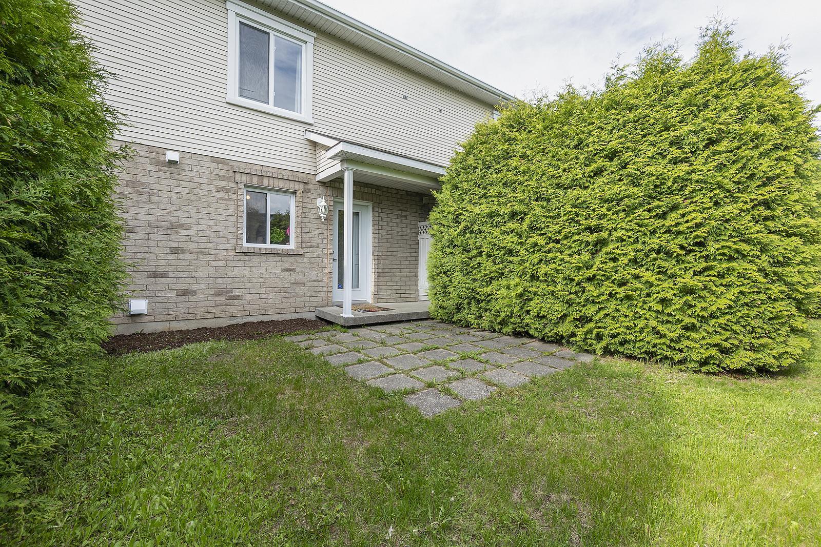 









2834


Rue Dussault

,
Sherbrooke (Les Nations),




QC
J1L2Z8

