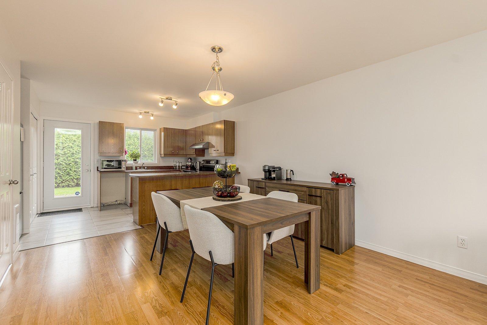 









2834


Rue Dussault

,
Sherbrooke (Les Nations),




QC
J1L2Z8

