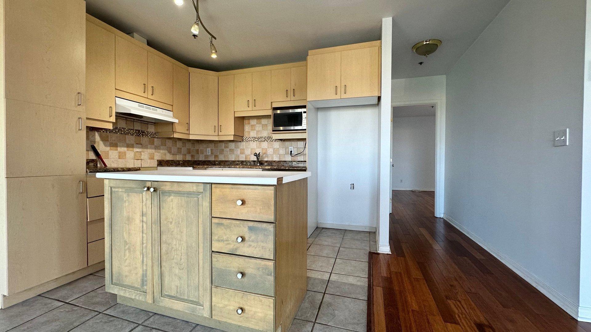 









7680


Boul. Marie-Victorin

, 706,
Brossard,




QC
J4W1M2

