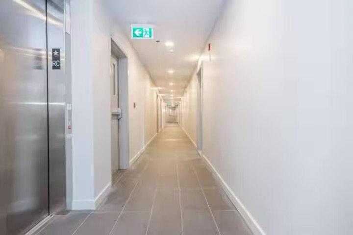 









2001


Av. Beaconsfield

, 315,
Montréal (Côte-des-Neiges/Notre-Dame-de-Grâce),




QC
H4A2G7

