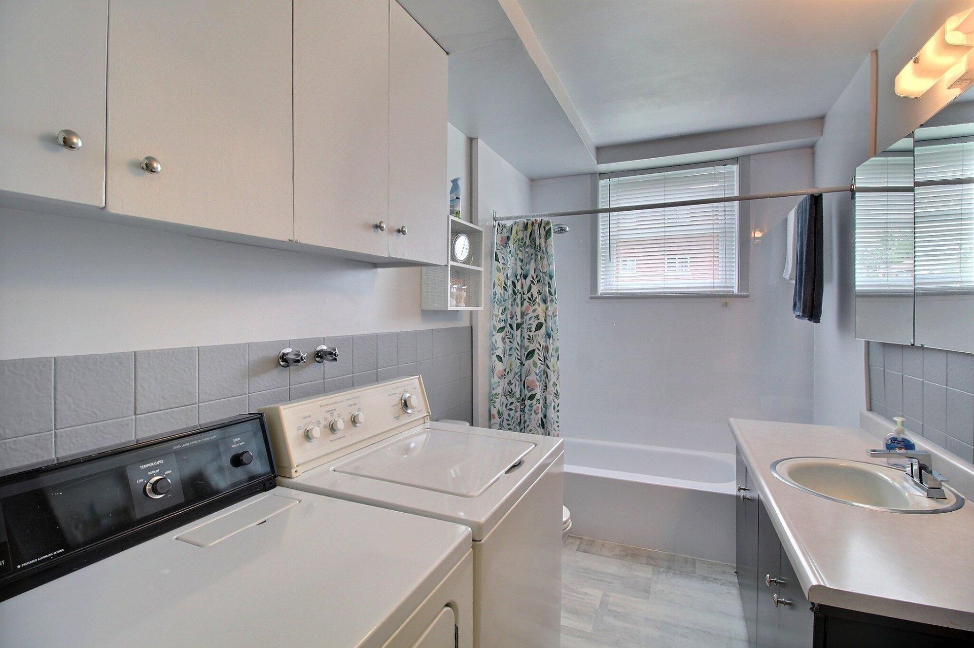 









524

 - 532


Rue Maisonneuve

,
Magog,




QC
J1X2N5

