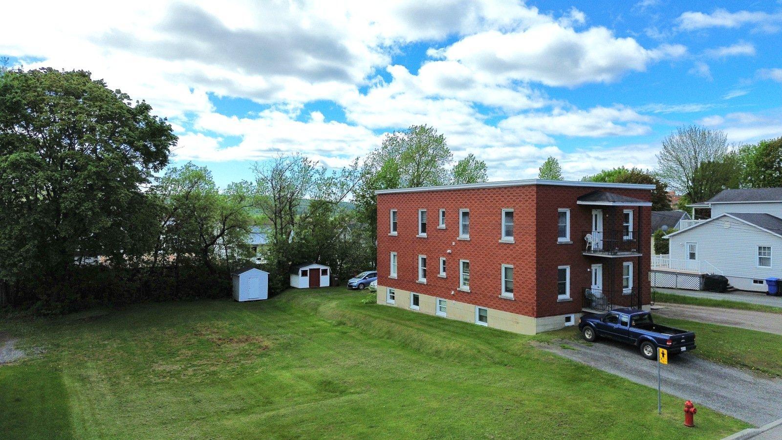 









524

 - 532


Rue Maisonneuve

,
Magog,




QC
J1X2N5

