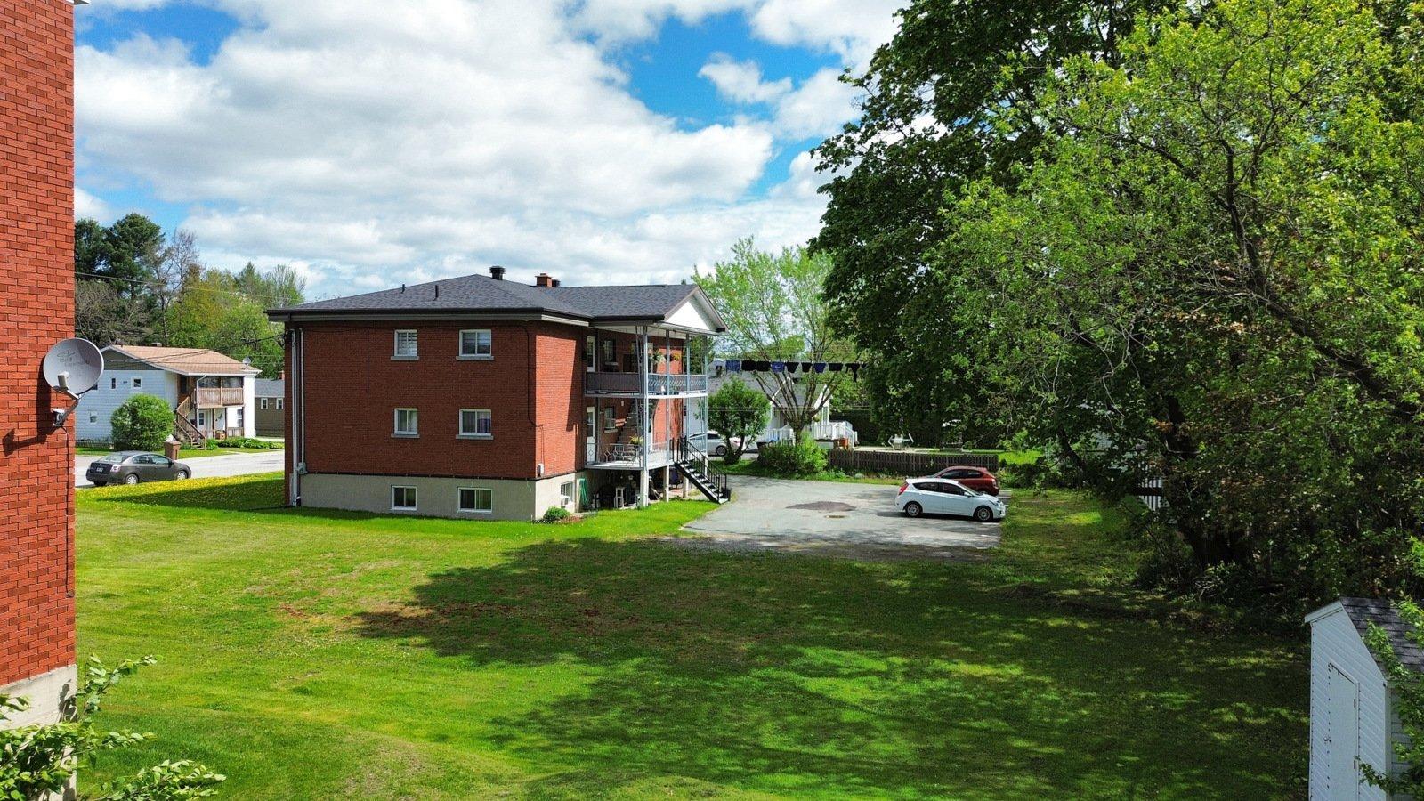 









524

 - 532


Rue Maisonneuve

,
Magog,




QC
J1X2N5

