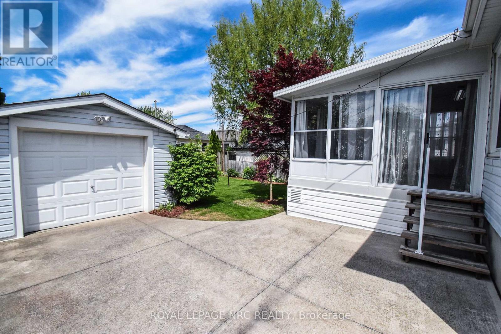 












47 KERNAHAN STREET

,
St. Catharines (Downtown),




Ontario
L2R4T1

