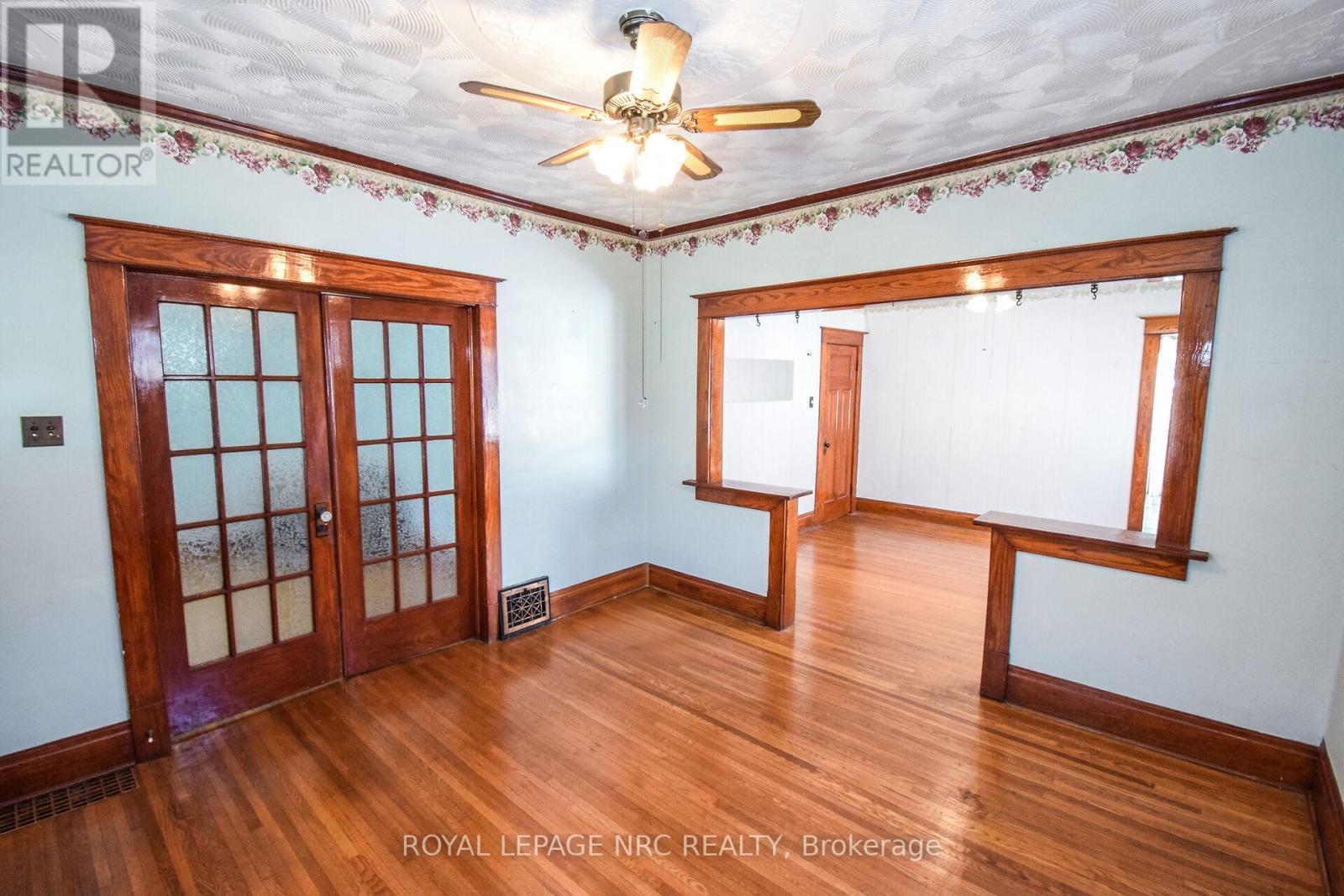 












47 KERNAHAN STREET

,
St. Catharines (Downtown),




Ontario
L2R4T1

