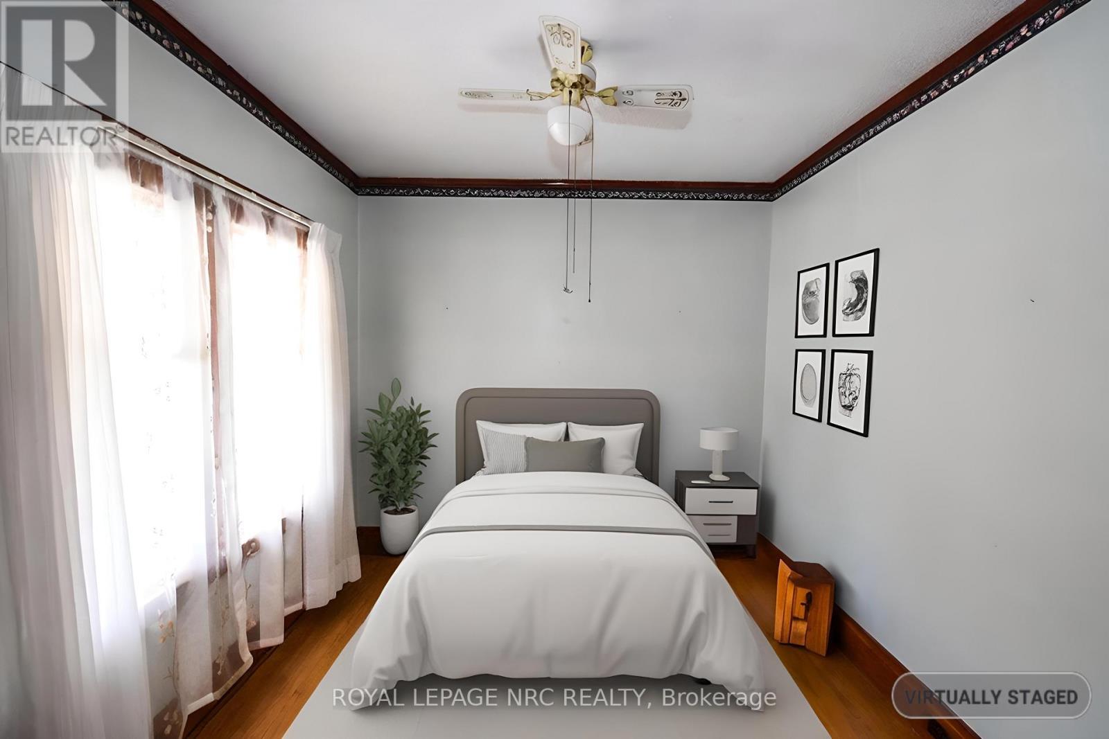 












47 KERNAHAN STREET

,
St. Catharines (Downtown),




Ontario
L2R4T1

