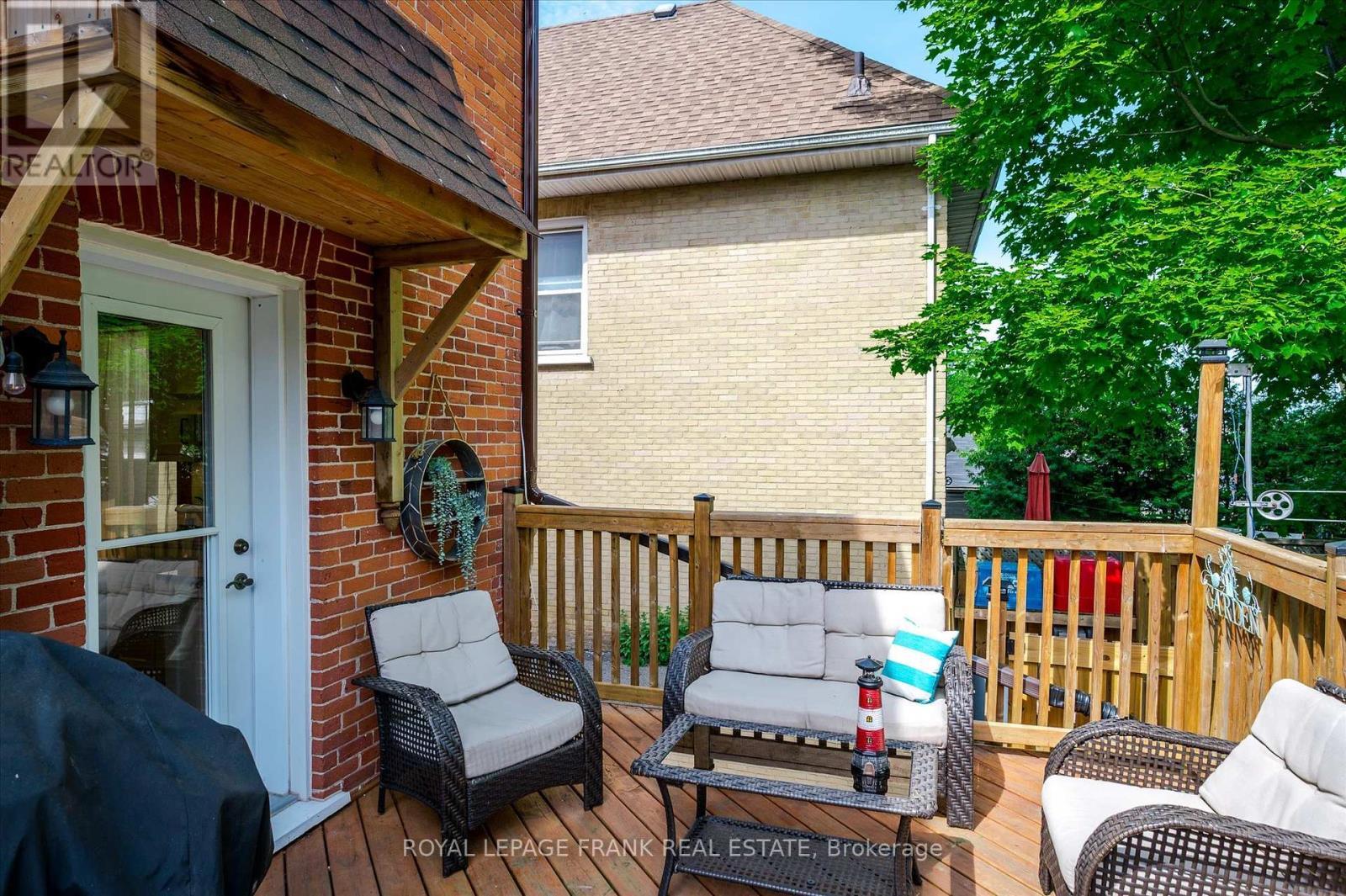 












46 SOPHIA STREET

,
Peterborough East (Central),




Ontario
K9H1E1

