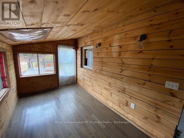 












1590 YEARLEY ROAD

,
Huntsville (Stephenson),




Ontario
P0B1M0

