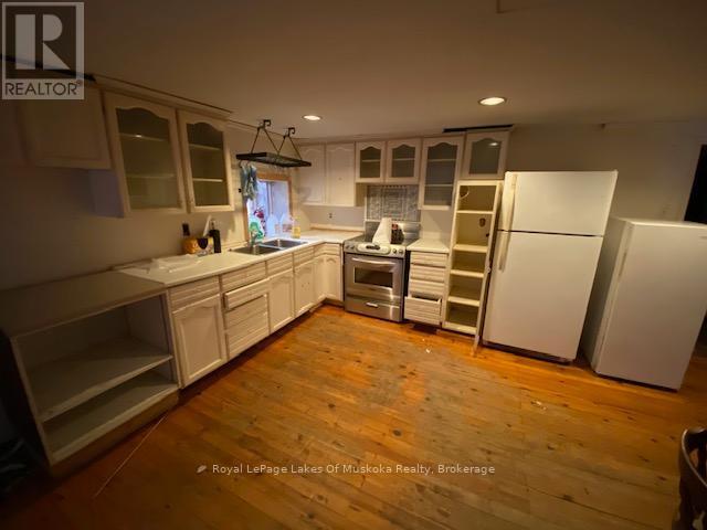 












1590 YEARLEY ROAD

,
Huntsville (Stephenson),




Ontario
P0B1M0

