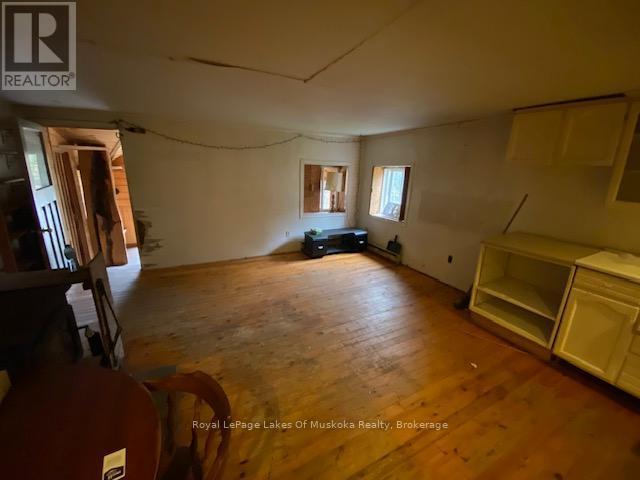 












1590 YEARLEY ROAD

,
Huntsville (Stephenson),




Ontario
P0B1M0

