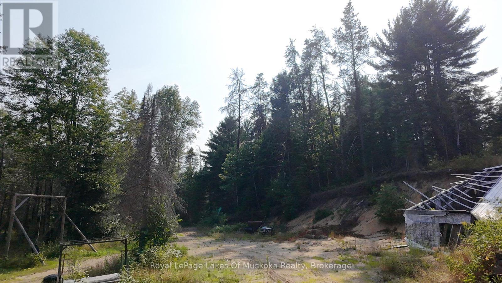 












1590 YEARLEY ROAD

,
Huntsville (Stephenson),




Ontario
P0B1M0

