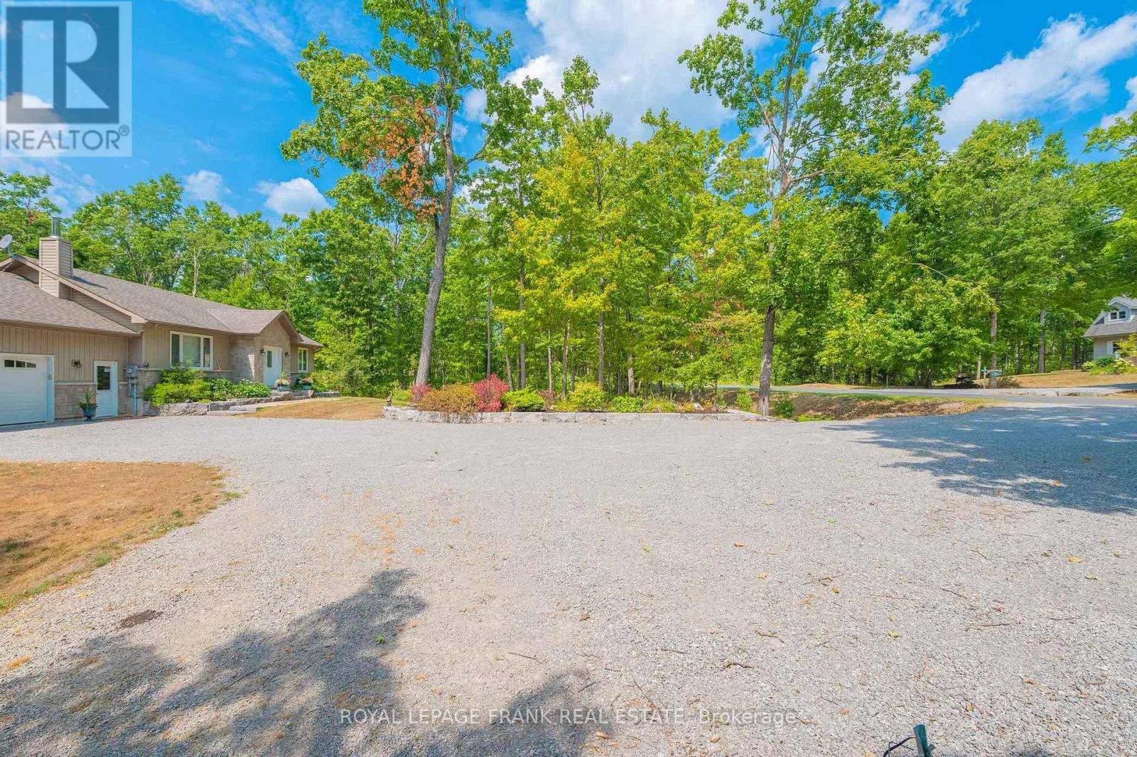 












143 FORESTVIEW DRIVE

,
Trent Lakes,




Ontario
K0L1J0


