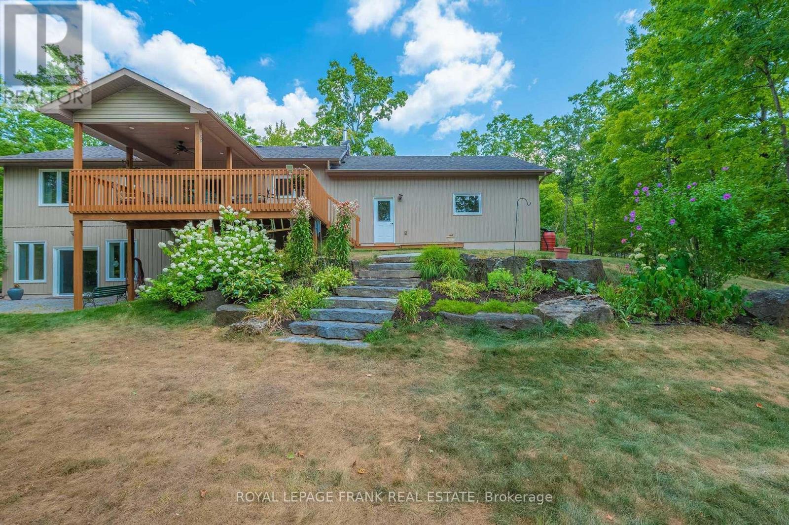 












143 FORESTVIEW DRIVE

,
Trent Lakes,




Ontario
K0L1J0

