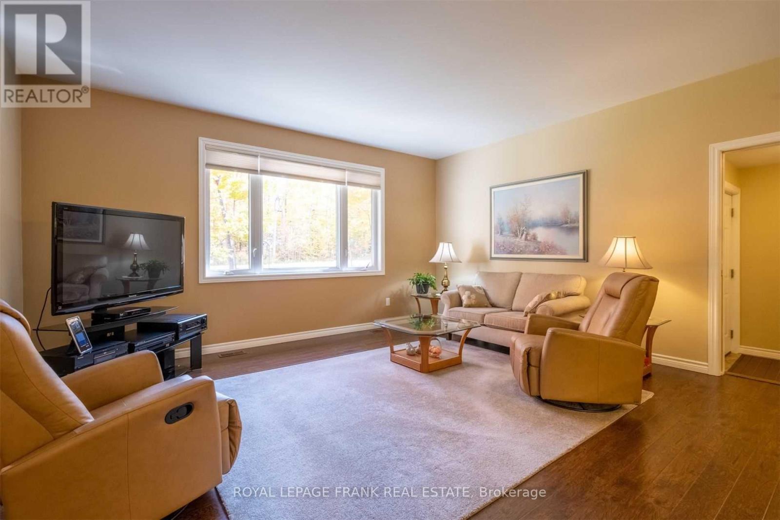 












143 FORESTVIEW DRIVE

,
Trent Lakes,




Ontario
K0L1J0

