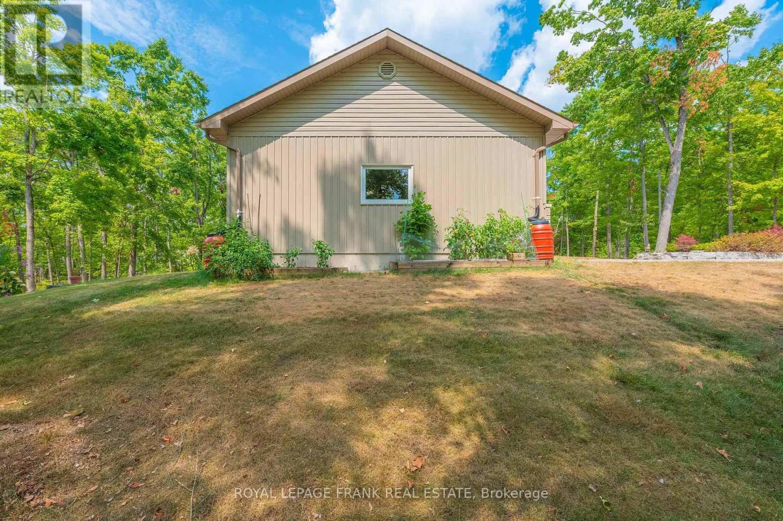 












143 FORESTVIEW DRIVE

,
Trent Lakes,




Ontario
K0L1J0

