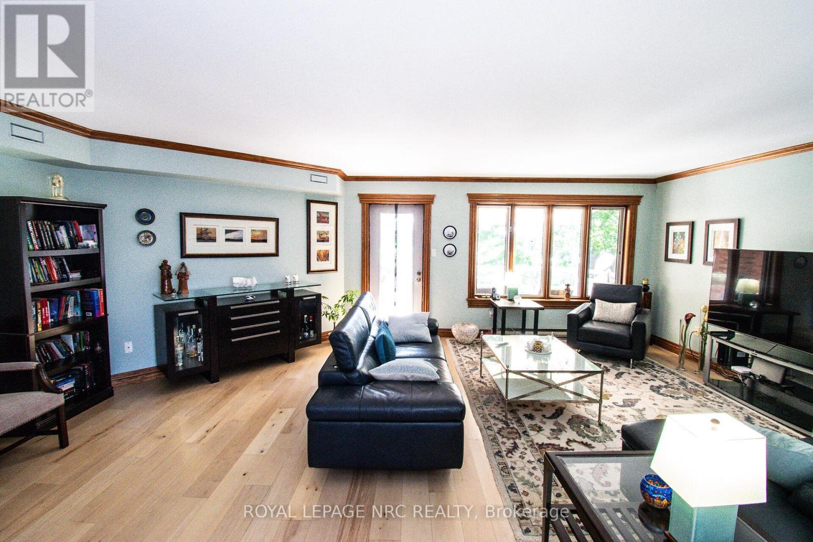 












302 - 55 MAIN STREET

,
St. Catharines (Port Dalhousie),




Ontario
L2N4T8

